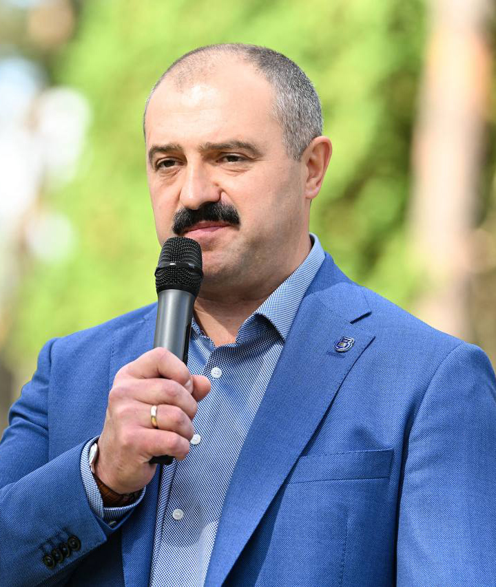 В Минске открыли памятник легендарному борцу Александру Медведю